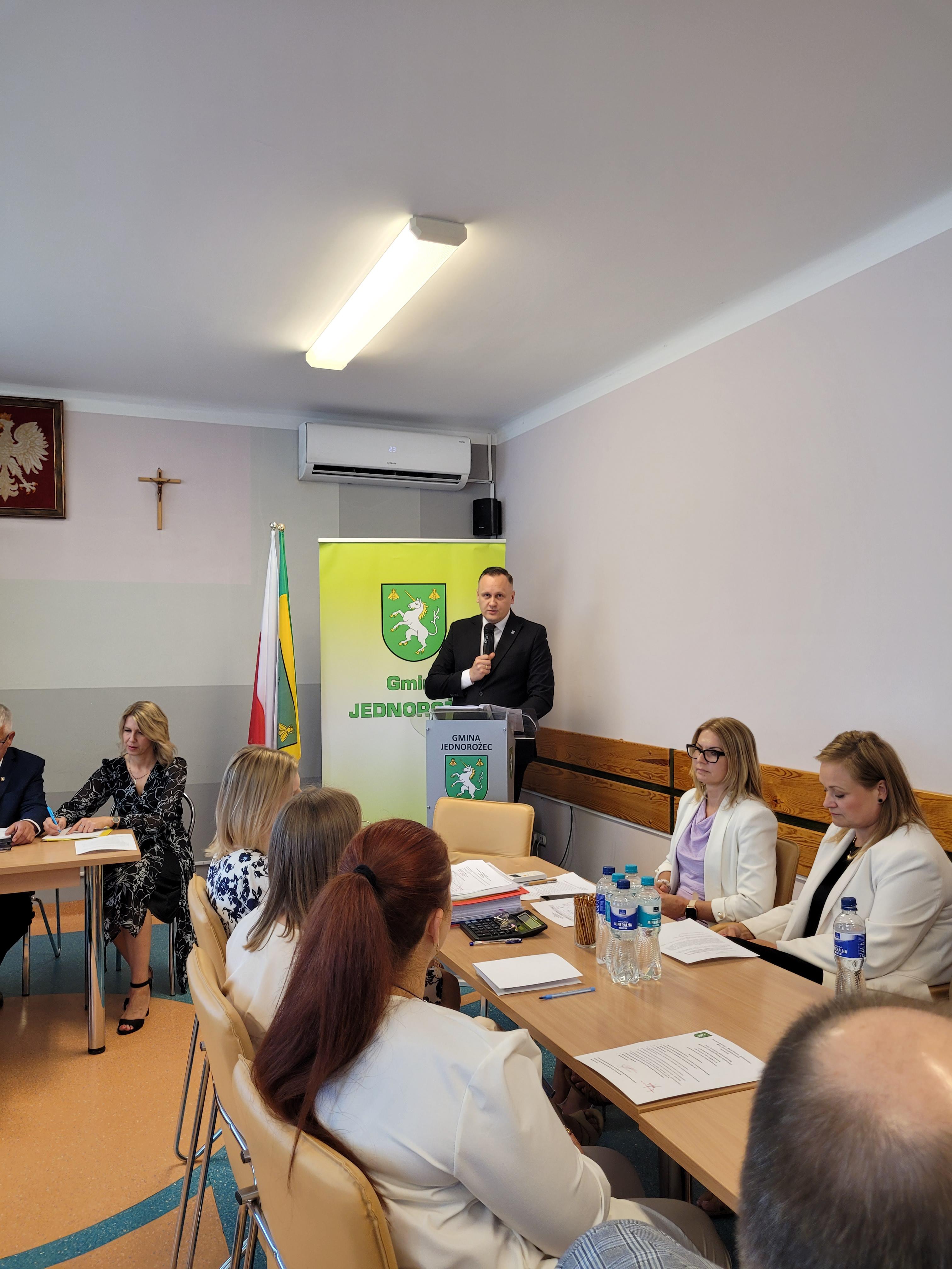 Wotum zaufania oraz&nbsp;absolutorium dla W&oacute;jta Gminy Jednorożec! 
